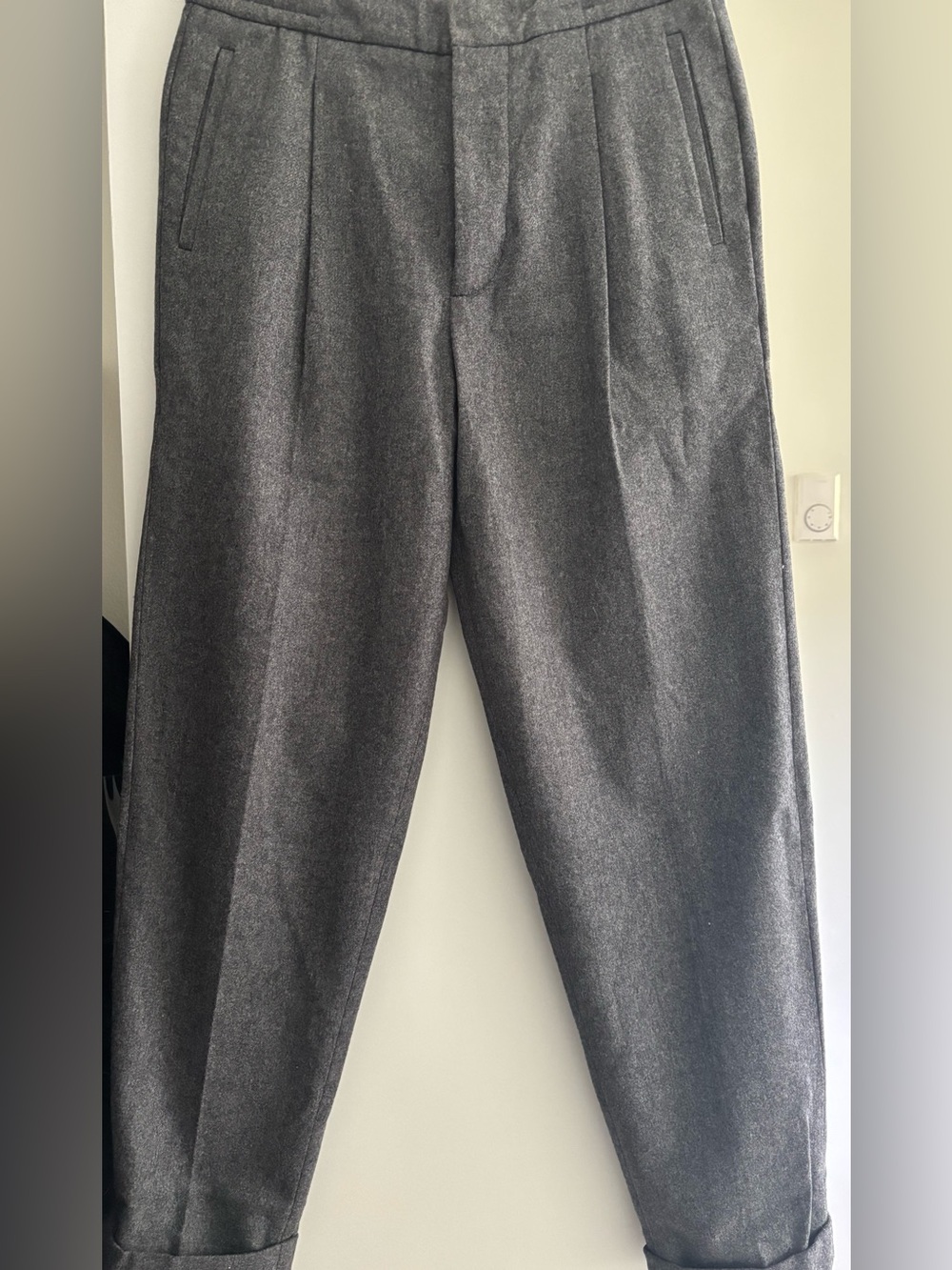 Closed wool pants